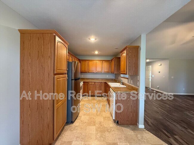 Foto del edificio - 4023 S Warmwater Ave