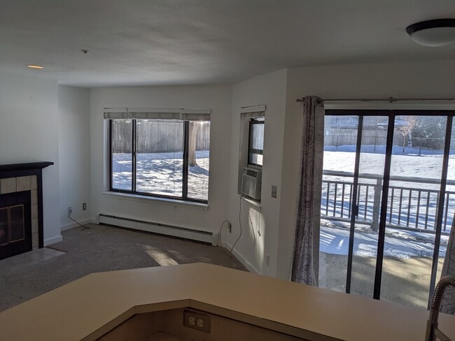 Building Photo - 4990 Meredith Way