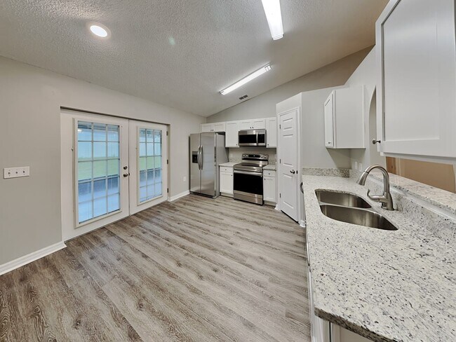 Building Photo - 11338 Ivy Flower Loop