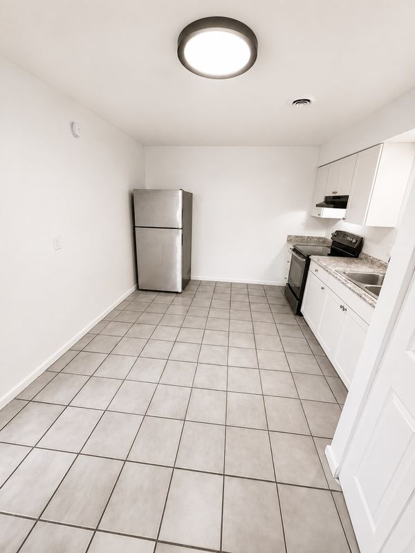 Foto del edificio - 1703 NE 71st St