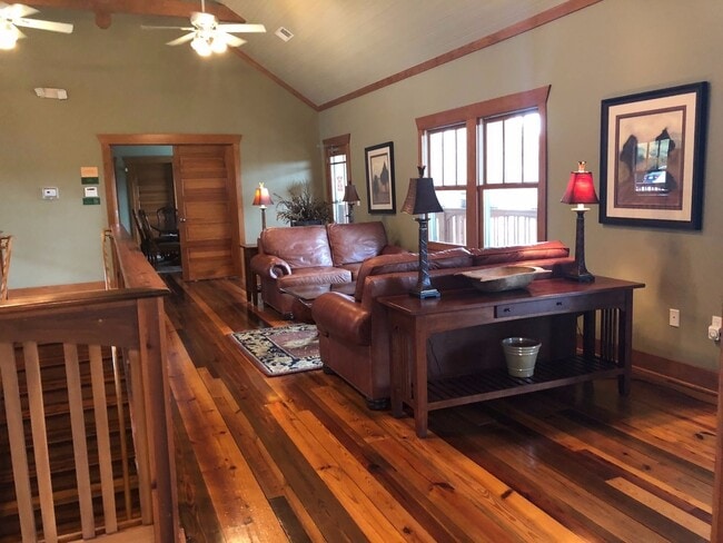 Building Photo - 3 Bedroom Condo at Harts Cove for $433 Per Bed!