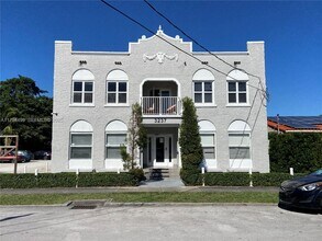 Building Photo - 3237 SW 4th St