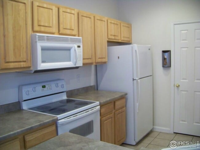 Building Photo - Townhome, centrally located in Fort Collins.