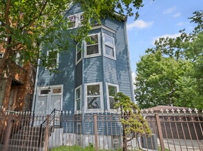 Building Photo - 6445 S Rhodes Ave