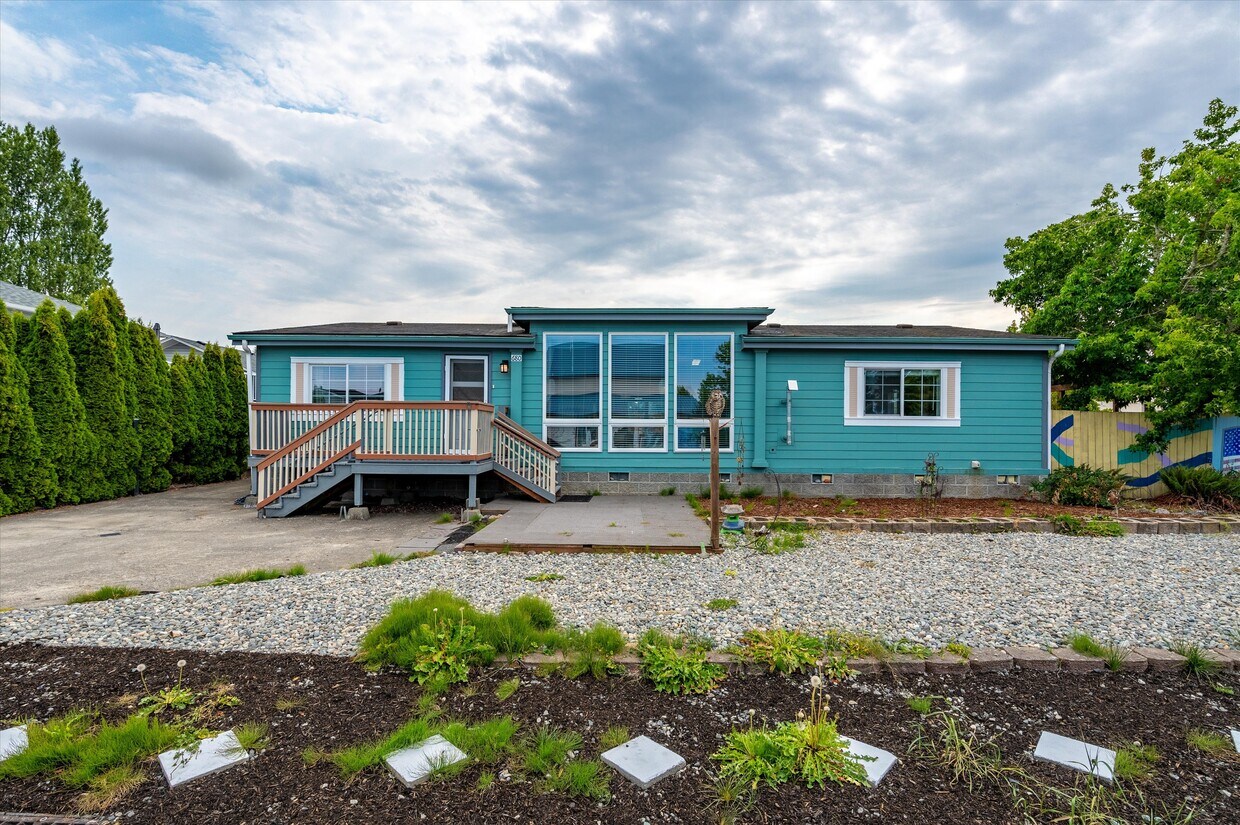 680 9th St, Blaine, WA 98230 House Rental in Blaine, WA