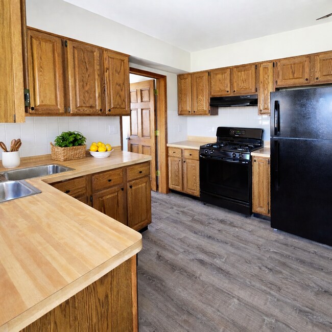 Cocina comedor - 1026 E Woodrow Ave