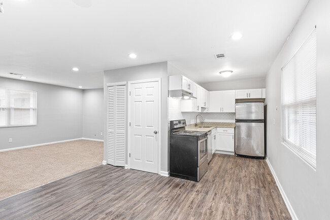 Building Photo - 915 Woodland Trail