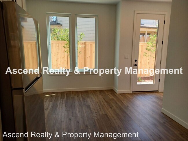 Foto del edificio - 2 br, 2.5 bath House - 5313 NE 14th Pl