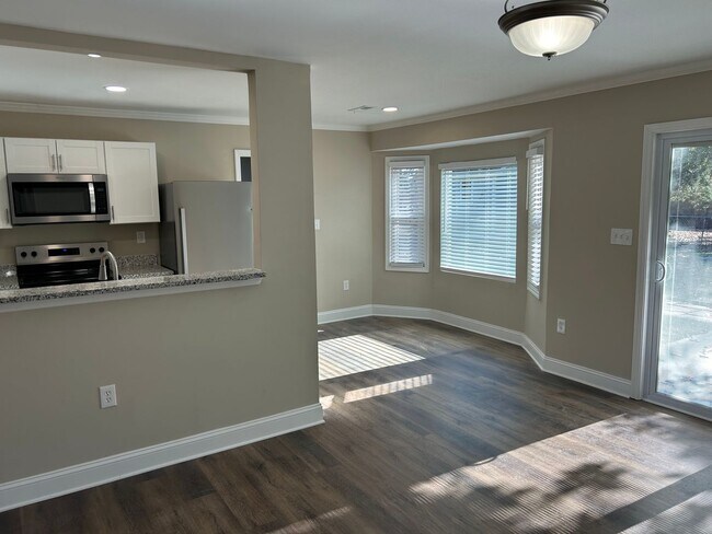 Foto del edificio - Fully Renovated North Charleston Home