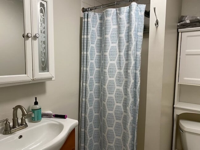 Building Photo - 17 Dartmouth Plz