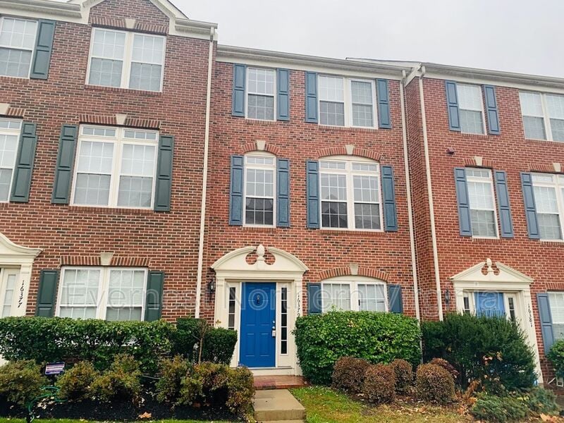 Primary Photo - 16379 Gangplank Ln