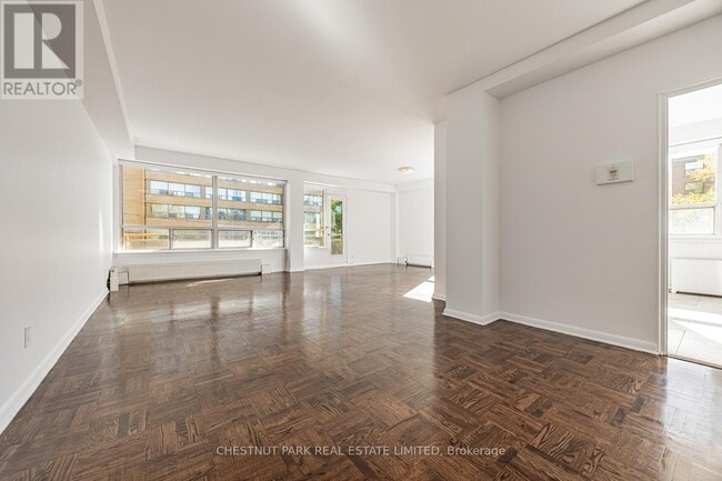 Building Photo - 2500 Bathurst St