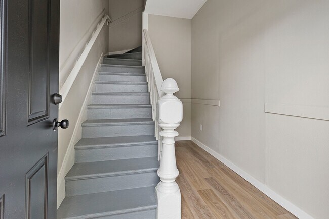 Building Photo - Charming 3BR Home in Heart of Tacoma - Mod...