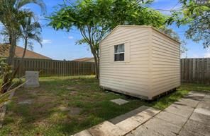 Foto del edificio - 329 SE Oakridge Dr