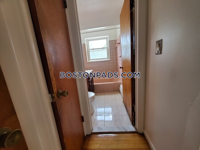 Foto del edificio - 671 River St