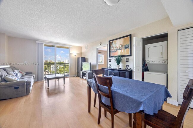 Foto del edificio - 816 NW 11th St