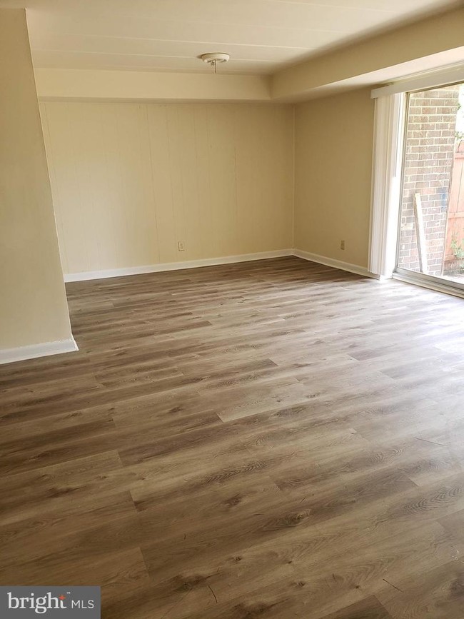 Foto del edificio - 6011 Emerson St
