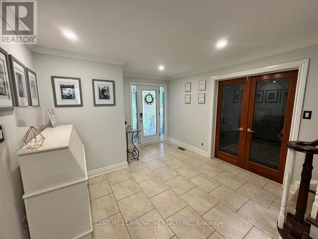 Building Photo - 23 Linden Crescent