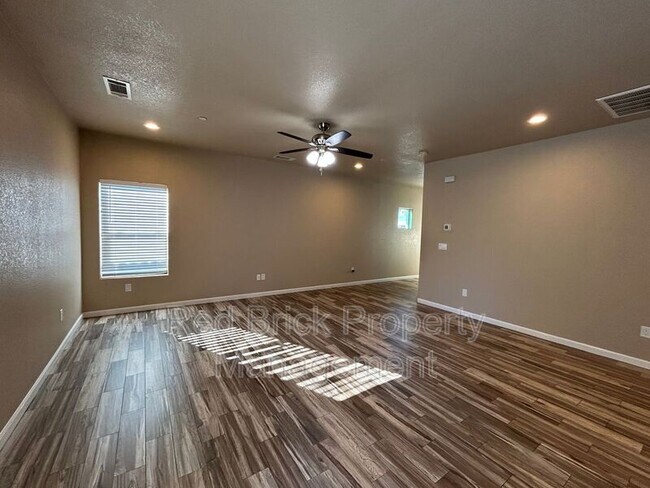 Building Photo - 592 Cadiz Ct