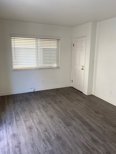 Building Photo - 205 Rosecrans Ave