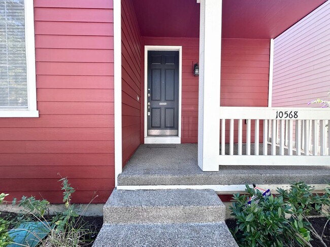 Foto del edificio - 4 Bed 3 Bath Single Family Home in Central Beaverton!! MOVE IN SPECIAL