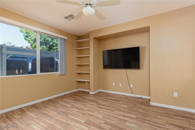 Foto del edificio - 9123 Mount Wilson St