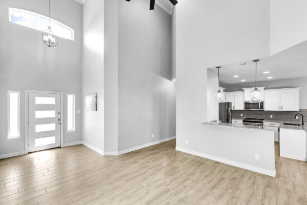Building Photo - 15417 Palmira Ave