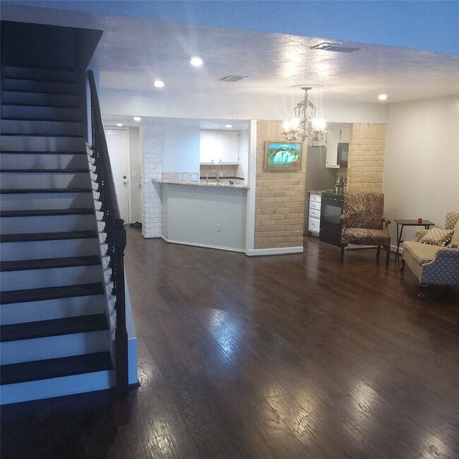 Foto del edificio - 726 Country Pl Dr