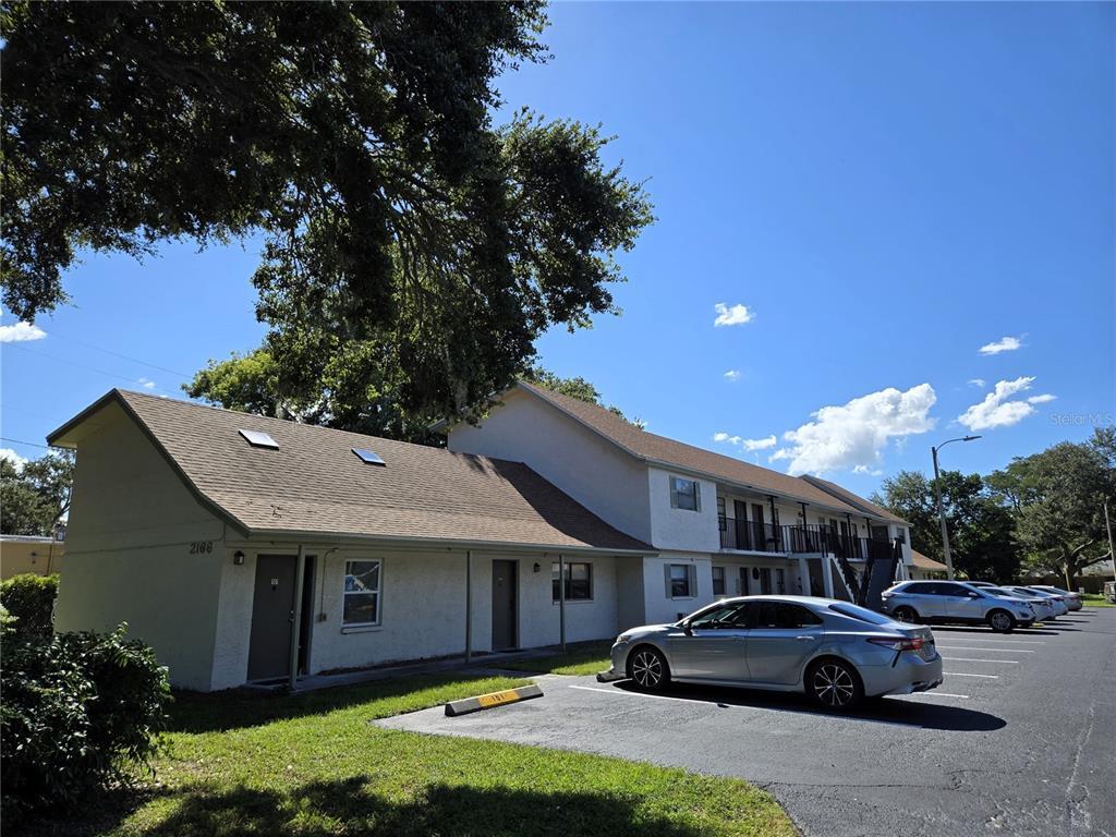 Foto principal - 2166 Bradford St
