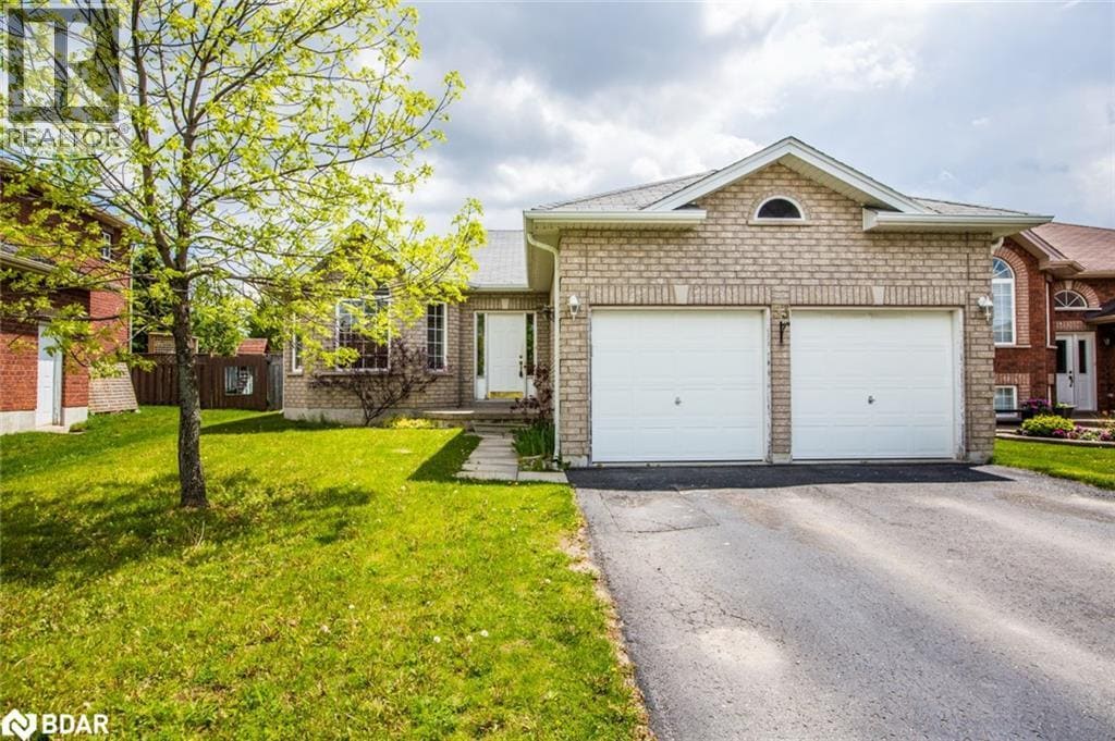 Primary Photo - 53 Marsellus Dr
