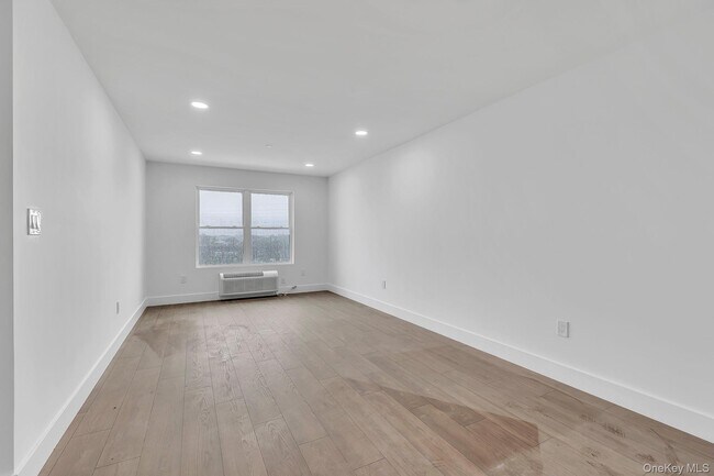 Foto del edificio - 74 Broadway