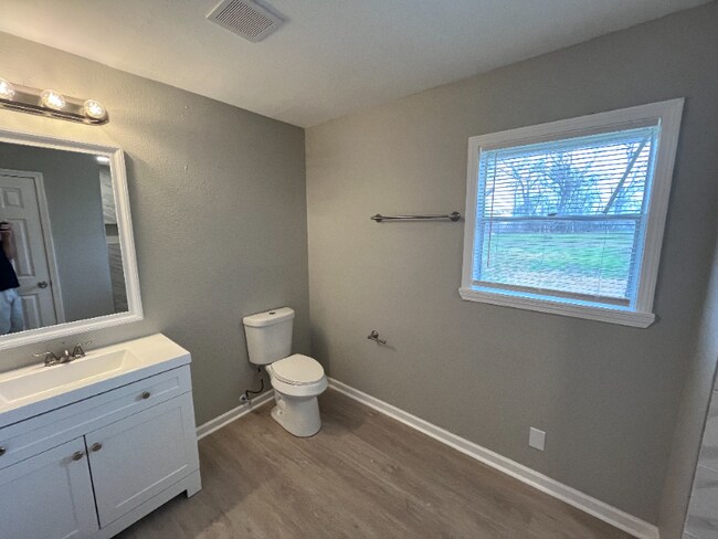 Foto del edificio - 606 Matchett St