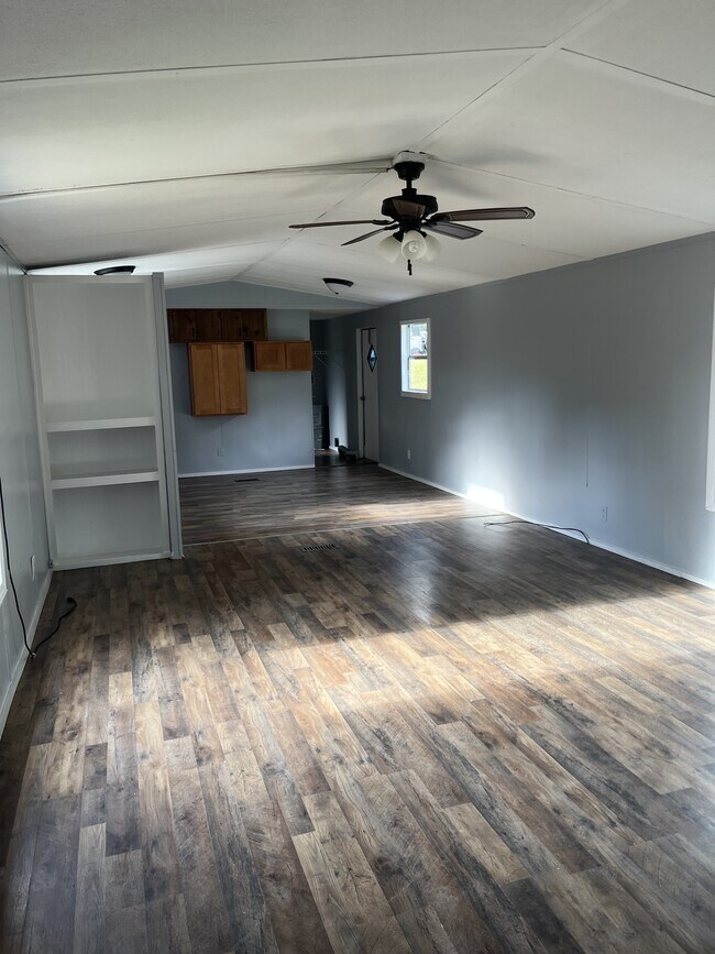 Building Photo - 23 Brinwood Dr