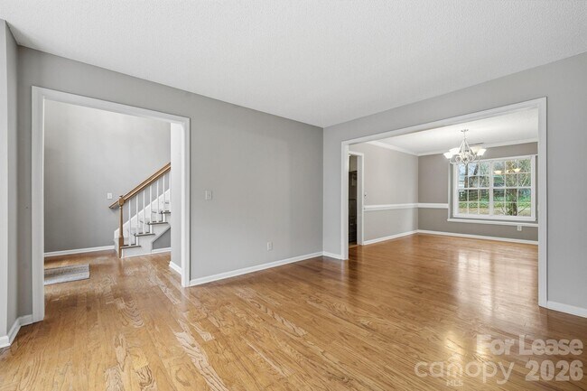 Foto del edificio - 2717 Bathgate Ln