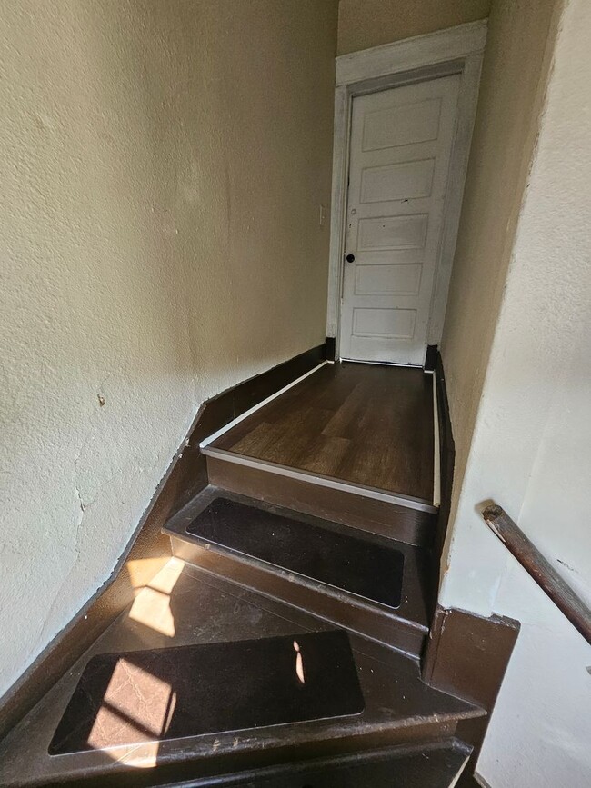 Foto del edificio - Upper 3 bedroom unit