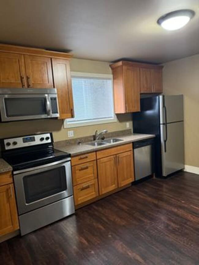 Building Photo - South Lane Apartments