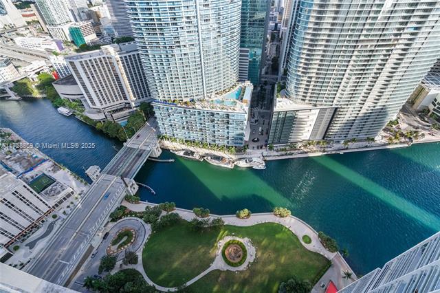 Foto del edificio - 475 Brickell Ave