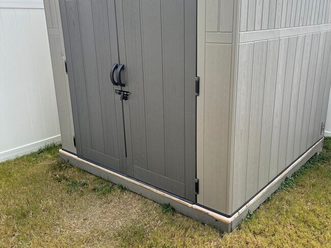 Foto del edificio - 4 Bedroom Single Family Home in Raleigh