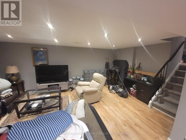 Building Photo - 5486 Hixon Ave