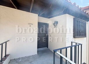 Building Photo - 12154 Rancho Bernardo Rd