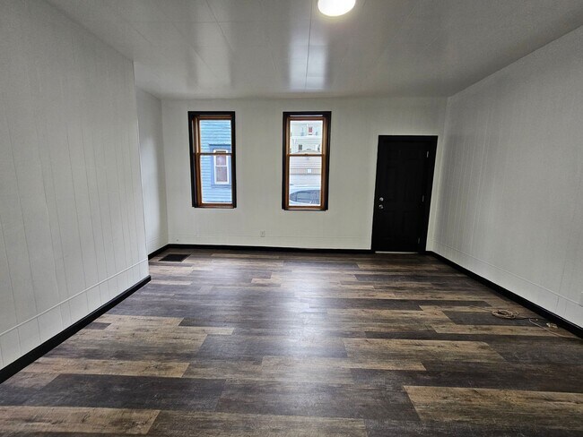 Foto del edificio - 3 bedroom Home for rent in the S. Side Flats