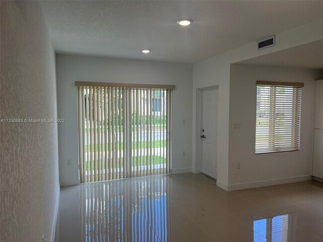 Foto del edificio - 25760 SW 143rd Ave