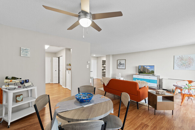 Techos altos - Westchester Tower Apartments