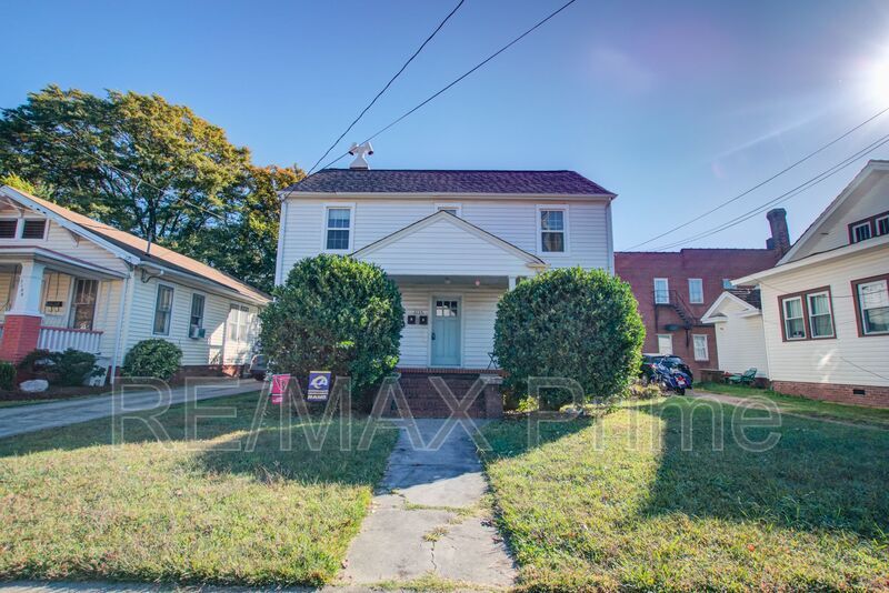 Primary Photo - 1135 Jackson Avenue