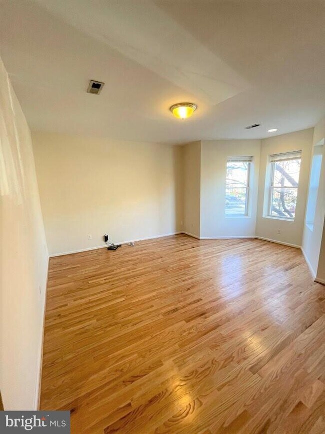 Foto del edificio - 1629 12th St NW
