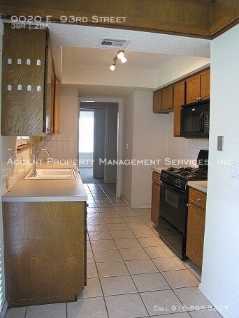 Foto del edificio - 3 Bedroom 91st & Memorial!!!