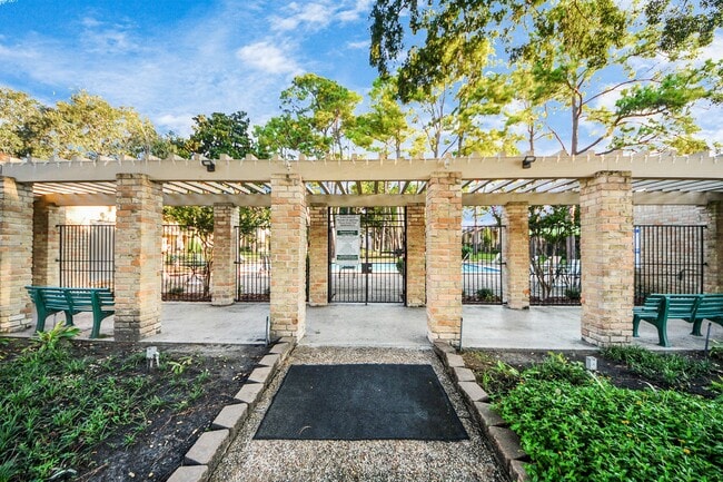 Foto del edificio - 800 Country Pl Dr