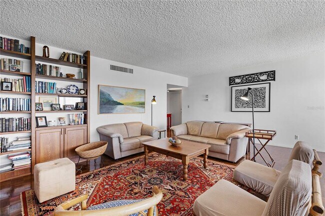 Foto del edificio - 601 Longboat Club Rd