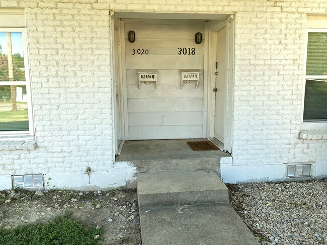 Front - 3020 Sappington Pl