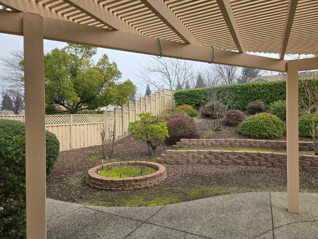 Building Photo - 405 Hopkins Ct